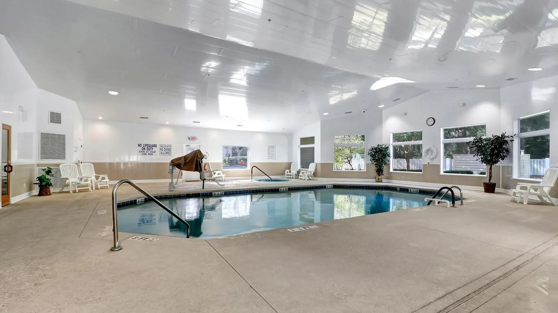 Pools - Beach Access - Sauna - Indoor Pool Hilton Head Island